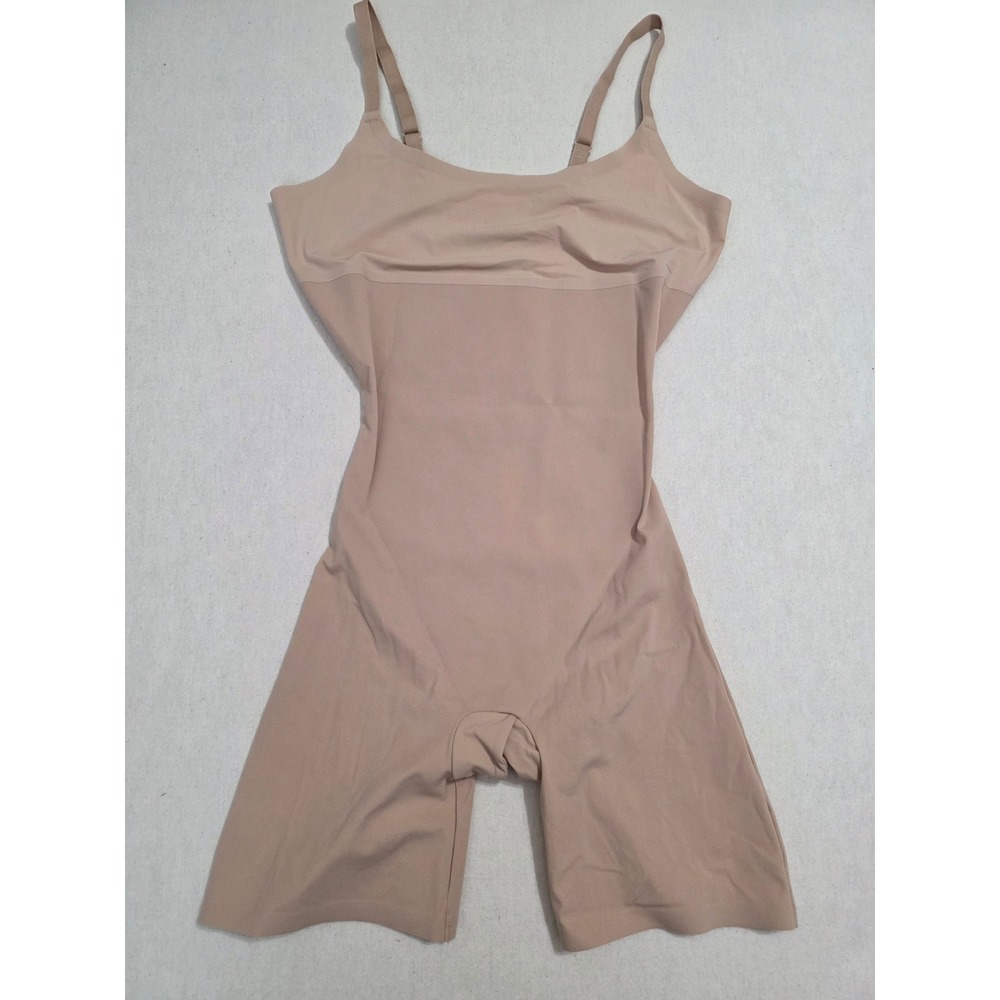 Red Hot by Spanx Women M Beige Mid-Thigh Shaping Bodysuit Seamless Compression